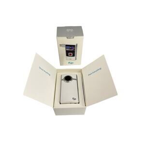 Cisco Flip UltraHD Video 4GB Pocket Size Camera U260W *READ